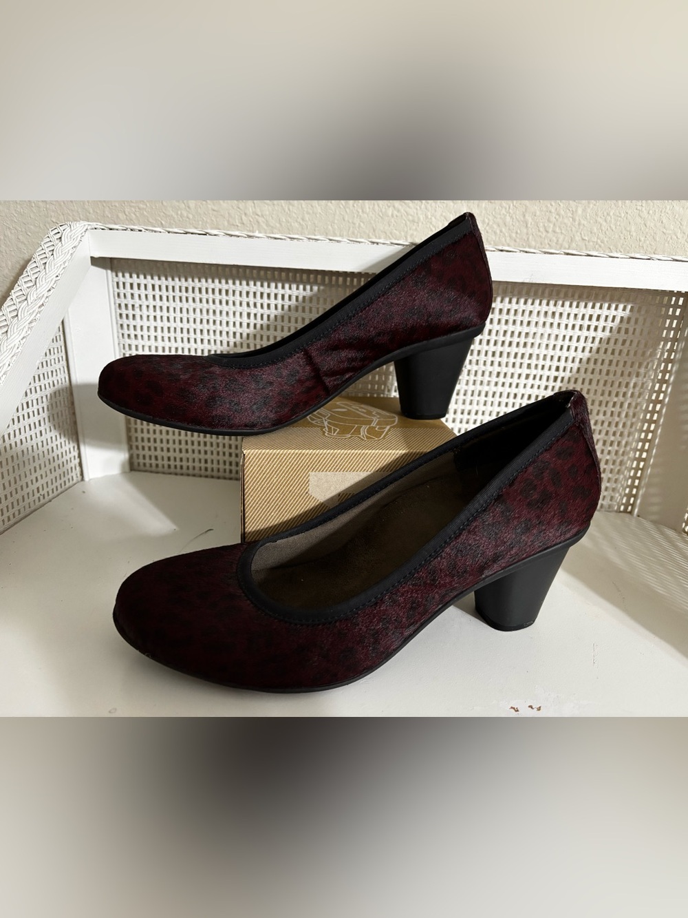 Vionic Mabrey Burgundy Leopard Horse Hair Ballet-Style Pumps - Size 8.5 - EUC